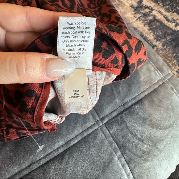 Nine West Shorts Women’s M Leopard Print NWOT - Picture 7 of 10